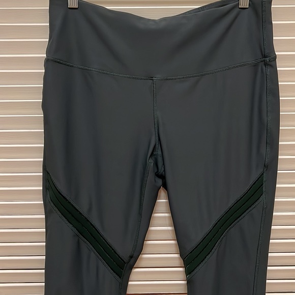 Avia Athletic Leggings / Joggers / Exercise / Running Pants in Green, Size Large - Picture 4 of 15